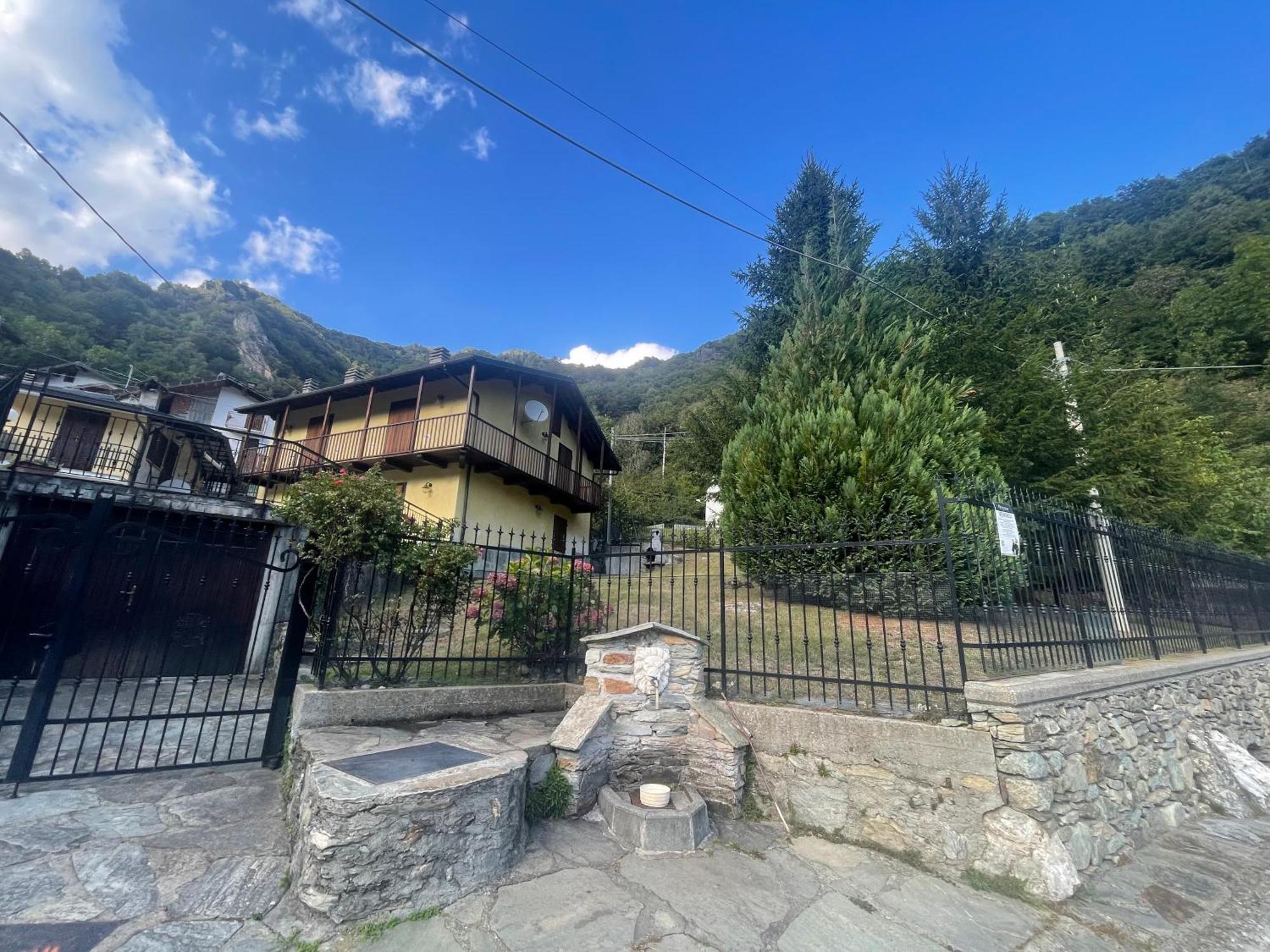 Baita Pressi Gran Paradiso Sparone 外观 照片